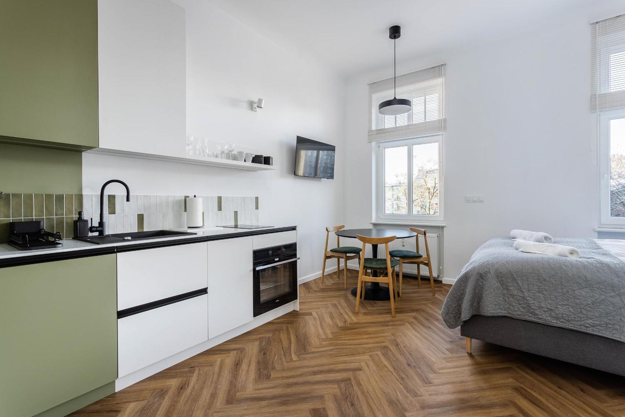 Apartment Przytulne I Komfortowe Studia Very Berry W Poznaniu By Renters *