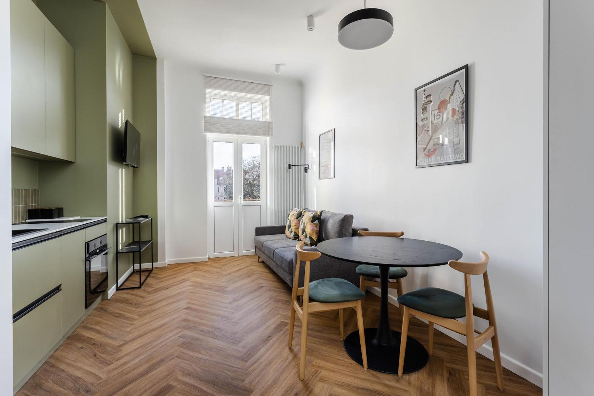 Apartment Przytulne I Komfortowe Studia Very Berry W Poznaniu By Renters