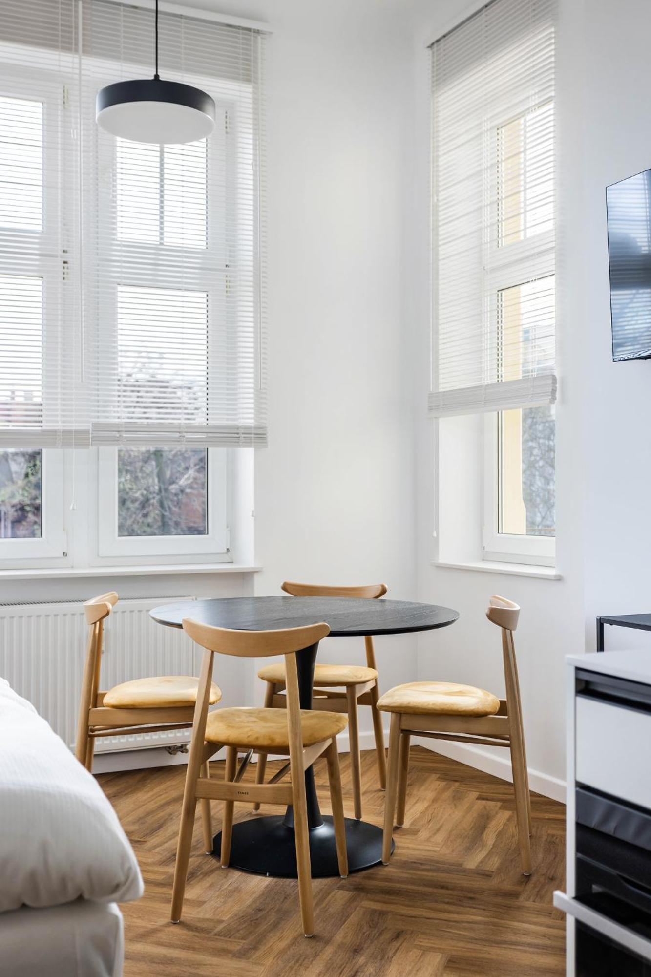 Przytulne I Komfortowe Studia Very Berry W Poznaniu By Renters Apartment *