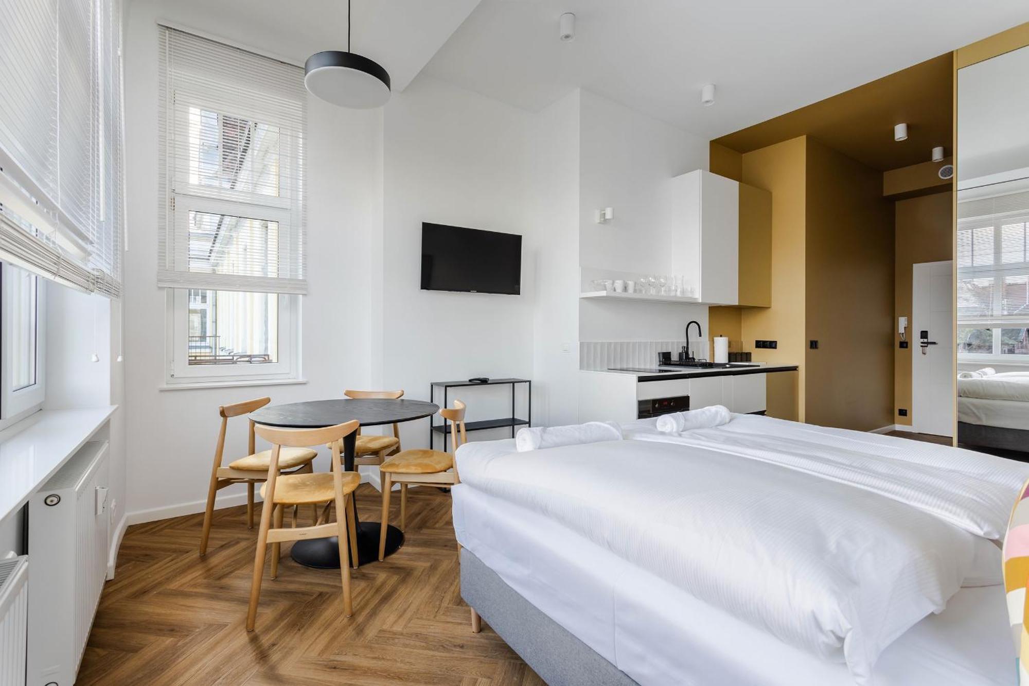 Przytulne I Komfortowe Studia Very Berry W Poznaniu By Renters Apartment Poznan