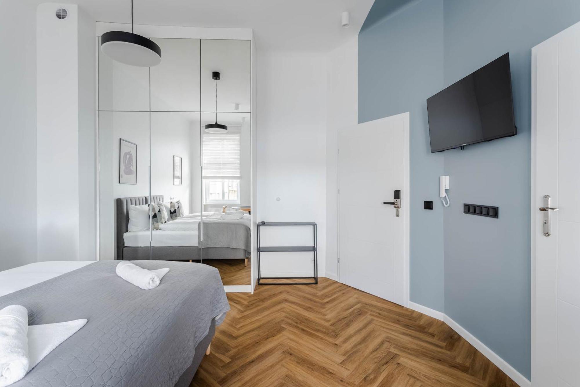 Przytulne I Komfortowe Studia Very Berry W Poznaniu By Renters Apartment