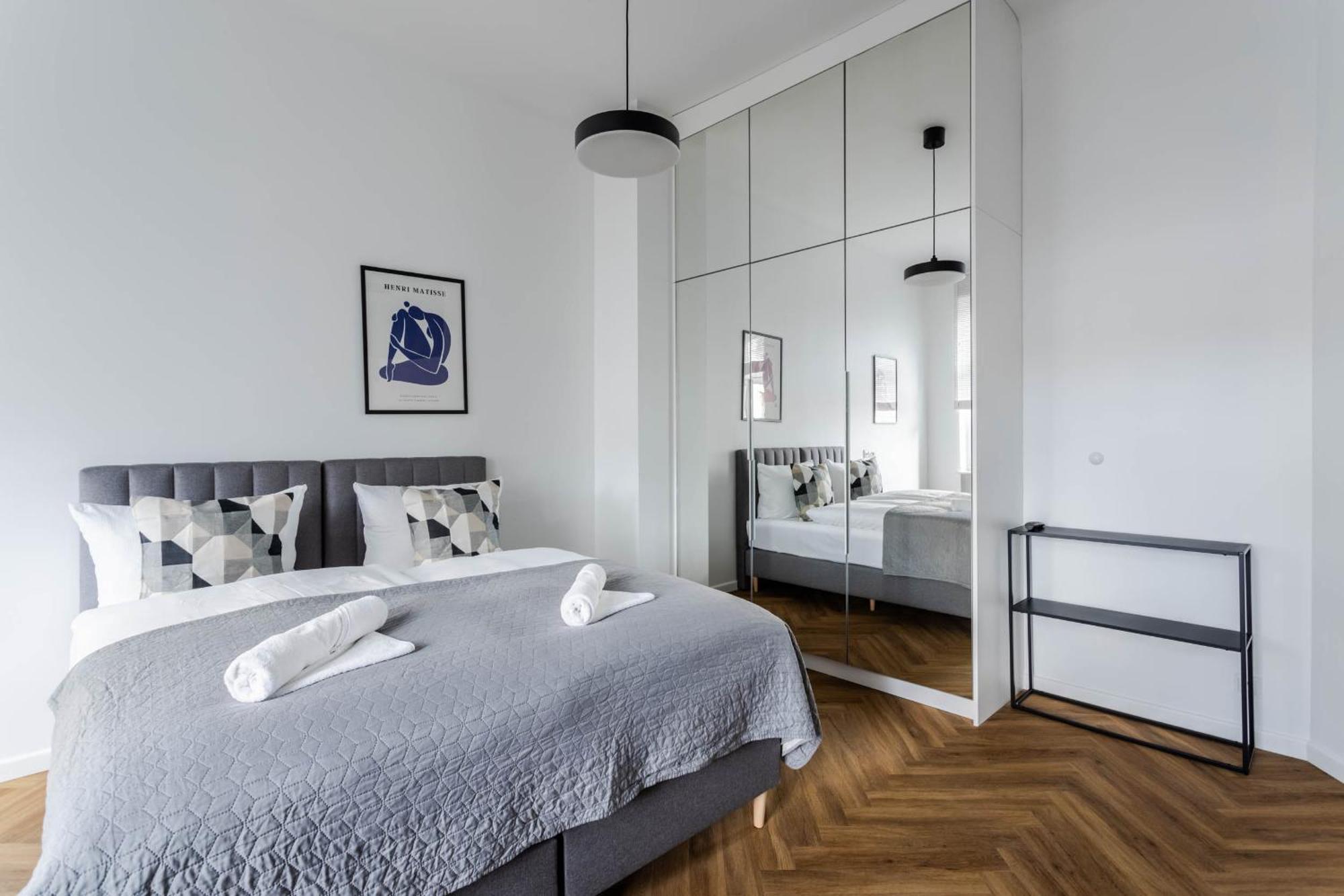 Przytulne I Komfortowe Studia Very Berry W Poznaniu By Renters * Poznan